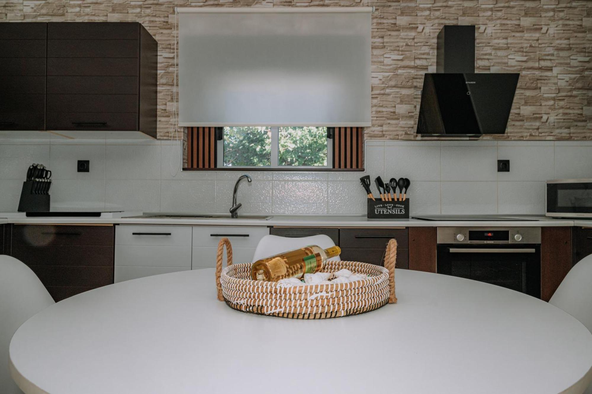 Dimosthenis Land Apartment